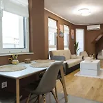 Апартаменты Cozy Loft With Jacuzzi Bath Near Center & Free Street Parking *