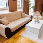 Апартаменты Cozy Loft With Jacuzzi Bath Near Center & Free Street Parking