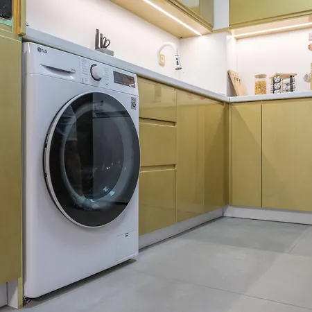 Апартаменты Cozy Loft With Jacuzzi Bath Near Center & Free Street Parking