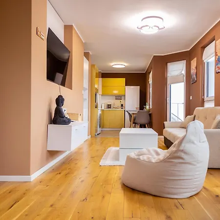Cozy Loft With Jacuzzi Bath Near Center & Free Street Parking * Пловдив