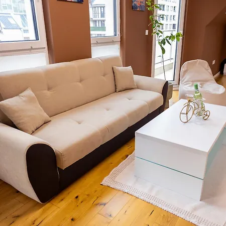 Апартаменты Cozy Loft With Jacuzzi Bath Near Center & Free Street Parking