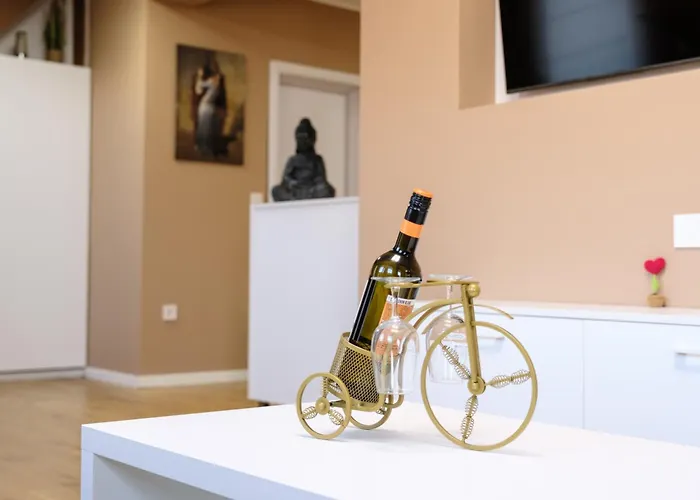 Romantic Loft With Jacuzzi Bath Near Center 普罗夫迪夫