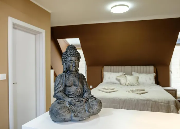 公寓 Romantic Loft With Jacuzzi Bath Near Center