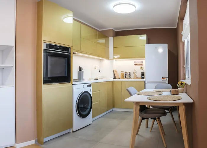 Romantic Loft With Jacuzzi Bath Near Center شقة *